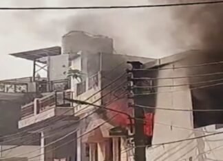 विकास नगर में मकान में लगी आग, मची अफरा-तफरी विकास नगर