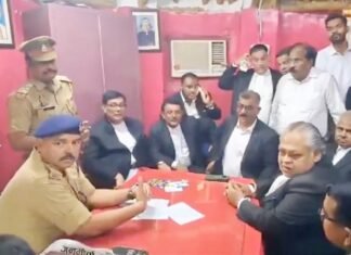 चंपत राय-गोपाल राव व अनिल मिश्रा पर हो FIR, चढ़ावा चोरी में वकीलों ने पुलिस को दी शिकायत चढ़ावा चोरी