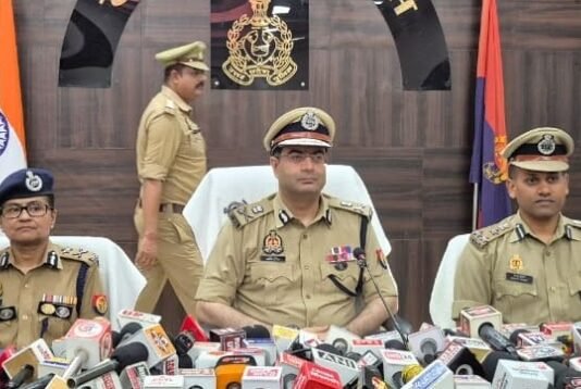 तरुण गाबा ने संभाला पुलिस कमिश्नर का चार्ज, लखनऊ में क्राइम कंट्रोल व ट्रैफिक सिस्टम सुधारना होगी प्राथमिकता तरुण गाबा