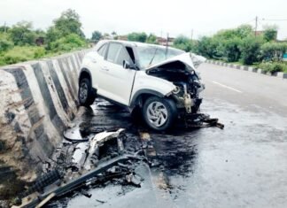 कार एक्सीडेंट में अतीक अहमद के बेटे समेत दो युवकों की मौत, तीन घायल, भाई से जेल में मिलने जा रहा था आबान आबान अहमद