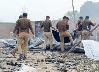 पटाखा फैक्ट्री