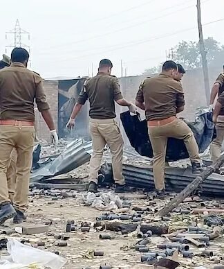 कौशांबी पटाखा फैक्ट्री में भीषण विस्फोट, 11 लोगों की दर्दनाक मौत पटाखा फैक्ट्री