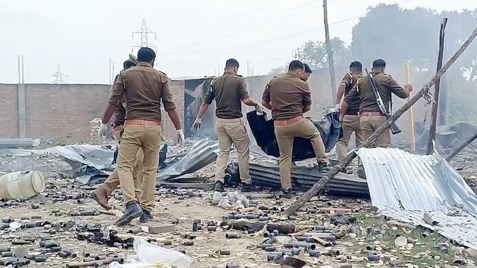 पटाखा फैक्ट्री पटाखा फैक्ट्री