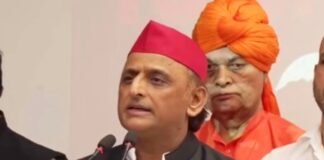 अखिलेश का तंज