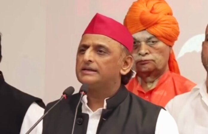 अखिलेश का तंज