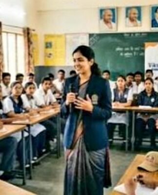 IAS-IPS-IFS अफसर देंगे छात्रों को करियर टिप्स, योगी सरकार का फैसला करियर टिप्स