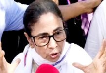 ममता बनर्जी के काफिले पर पथराव, पूर्व CM का आरोप, पुलिस के सामने हुआ हमला ममता बनर्जी