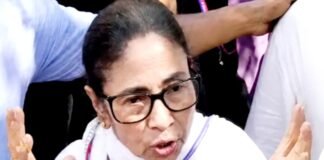 ममता बनर्जी के काफिले पर पथराव, पूर्व CM का आरोप, पुलिस के सामने हुआ हमला ममता बनर्जी