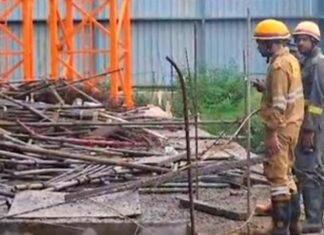 यूपी में ओमेक्स के निर्माणाधीन मॉल की शटरिंग गिरने से तीन मजदूरों की मौत, एक घायल शटरिंग गिरी
