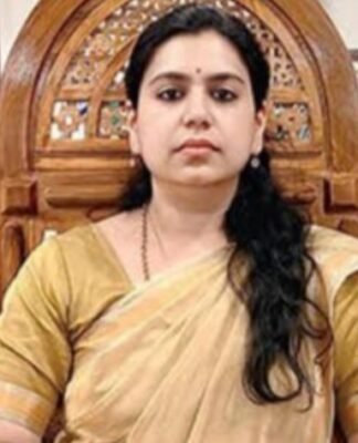 यूपी की IAS दिव्या मित्तल ने दिया इस्तीफा, शेयर किया भावुक पोस्ट दिव्या मित्तल