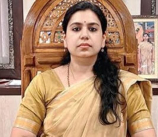 यूपी की IAS दिव्या मित्तल ने दिया इस्तीफा, शेयर किया भावुक पोस्ट दिव्या मित्तल