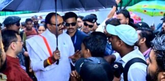 UPSSSC JE भर्ती को लेकर लखनऊ में प्रदर्शन, अभ्यर्थियों ने ब्रजेश पाठक के आवास का किया घेराव यूपीएसएसएससी