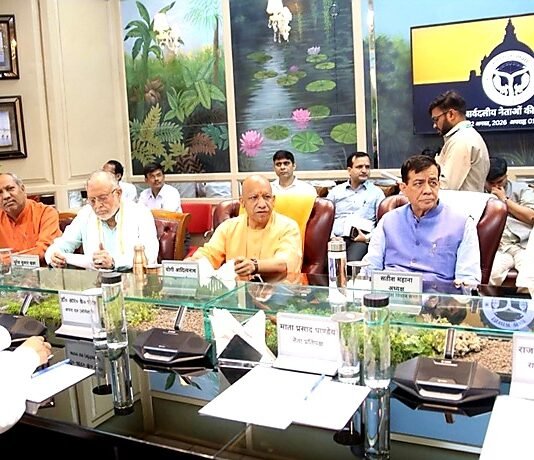 सत्र से पहले हुई सर्वदलीय बैठक, सत्ता-विपक्ष ने सदन की गरिमा बनाए रखने पर जताई सहमति सर्वदलीय बैठक