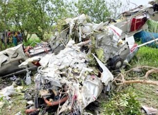 कानपुर में ट्रेनी एयरक्राफ्ट क्रैश, दोनों पायलटों की मौत ट्रेनी एयरक्राफ्ट क्रैश
