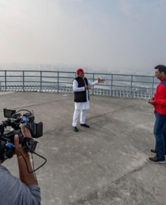 अखिलेश यादव