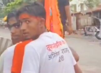 लखनऊ में बच्चों की स्कूली वैन पर कांवड़ियों ने किया पथराव, डरकर रोने लगे मासूम कावंड़िए