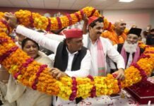 सपा में पूर्व मंत्री-विधायकों का स्वागत कर बोले अखिलेश, ‘PDA से घबराए हैं सामंतवादी लोग’ सपा में नेता शामिल