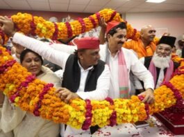 सपा में पूर्व मंत्री-विधायकों का स्वागत कर बोले अखिलेश, ‘PDA से घबराए हैं सामंतवादी लोग’ सपा में नेता शामिल