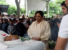 यूपी के इकलौते BSP विधायक के अंतिम दर्शन कर बोलीं मायावती, उमाशंकर सिंह के बेटे को बढ़ाऊंगी राजनीति में आगे मायावती