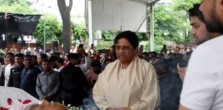यूपी के इकलौते BSP विधायक के अंतिम दर्शन कर बोलीं मायावती, उमाशंकर सिंह के बेटे को बढ़ाऊंगी राजनीति में आगे मायावती