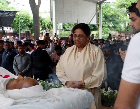 यूपी के इकलौते BSP विधायक के अंतिम दर्शन कर बोलीं मायावती, उमाशंकर सिंह के बेटे को बढ़ाऊंगी राजनीति में आगे मायावती