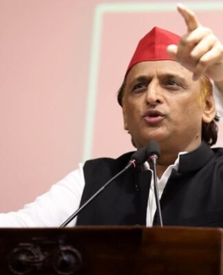 अखिलेश ने आदित्यनाथ पर सवाल उठाकर कहा, भाजपा सरकार नहीं कर रही कानून व संविधान के अनुसार काम अखिलेश यादव