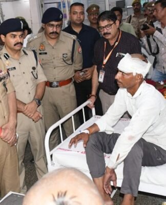 बागपत में भीषण सड़क हादसा, तेज रफ्तार कैंटर ने पिकअप को मारी टक्कर, 12 श्रद्धालुओं की मौत भीषण सड़क हादसा