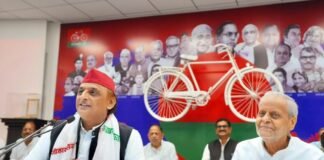 अखिलेश यादव