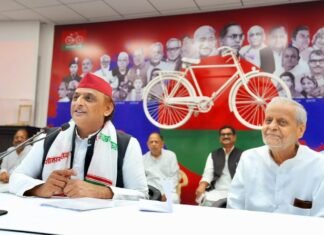 अखिलेश यादव