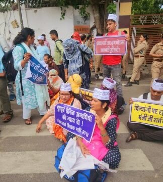 आरक्षण घोटाले के खिलाफ भाजपा दफ्तर में घुस दिव्यांग-पिछड़े अभ्यर्थियों का प्रदर्शन, की जमकर नारेबाजी आरक्षण घोटाला