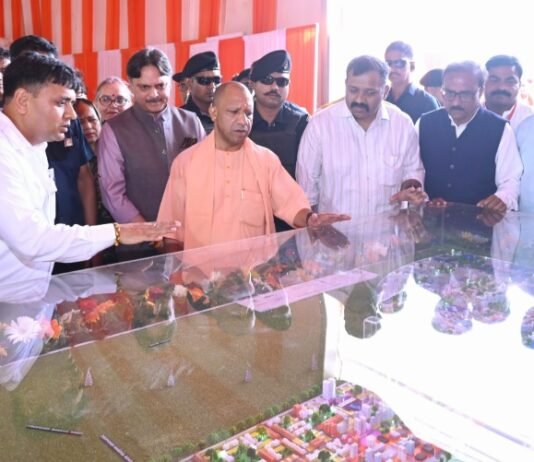 वरुण विहार व नैमिष नगर योजना का CM योगी ने किया शुभारंभ, 4520 प्लॉट का रजिस्ट्रेशन शुरू मुख्यमंत्री योगी