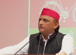 ब्लू टी-शर्ट-जींस के साथ लाल टोपी होगा समाजवादी छात्रसभा का नया ड्रेस कोड अखिलेश यादव