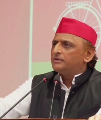 ब्लू टी-शर्ट-जींस के साथ लाल टोपी होगा समाजवादी छात्रसभा का नया ड्रेस कोड अखिलेश यादव