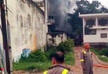 रिहायशी इलाके में बने पंखे के गोदाम में लगी भीषण आग, दिवारों में आयी दरार भीषण आग