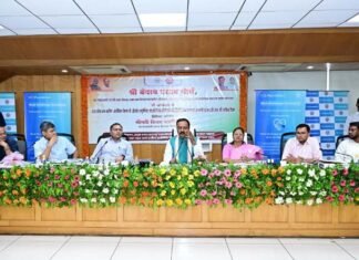 अधिकारियों से बोले केशव मौर्या, यूपी की तीन करोड़ महिलाओं को स्वयं सहायता समूहों से जोड़ना है टारगेट एक करोड़ लखपति दीदी
