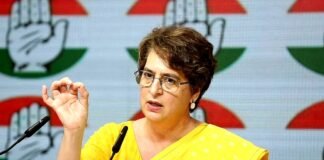 गैंगरेप कर किशोरी की निर्मम हत्या पर भड़कीं प्रियंका, कहा महिला विकास की होती है खोखली बातें प्रियंका गांधी