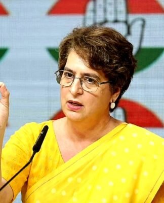 ‘नाबालिग से दुष्कर्म-हत्या मामले पर भड़कीं प्रियंका ने कहा, महिला सुरक्षा की कोई जिम्मेदारी लेने को तैयार नहीं’ प्रियंका गांधी