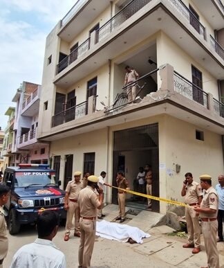 राजाजीपुरम में घर में घुसे अंजान युवक ने लगाई तीसरी मंजिल से छलांग, मौत लखनऊ में सुसाइड