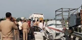 पूर्वांचल एक्सप्रेसवे पर ट्रक में घुसी तेज रफ्तार कार, तीन टेनिस खिलाड़ियों की मौत, अन्य युवकों की हालत गंभीर दर्दनाक हादसा