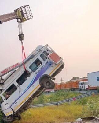 गिरा ट्रैवलर
