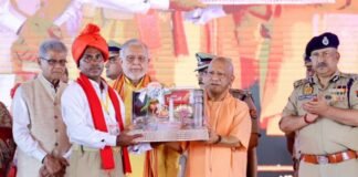 ग्राम प्रहरियों के सम्मान समारोह में CM योगी ने कहा, सपा सरकार में उपद्रव से भूल जाते थे लोग उत्सव सीएम योगी