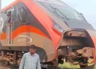 लखनऊ में वंदे भारत का एक्सीडेंट, तेज रफ्तार ट्रेन की ट्रैक पर आई गाय, जोरदार टक्कर से यात्रियों में मचा हड़कंप वंदे भारत