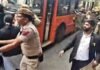 प्रोटेस्ट के बीच सुप्रीम कोर्ट के वकीलों को दिल्ली पुलिस ने हिरासत मे लिया, CJI के दखल के बाद हुए रिहा वकीलों का प्रदर्शन