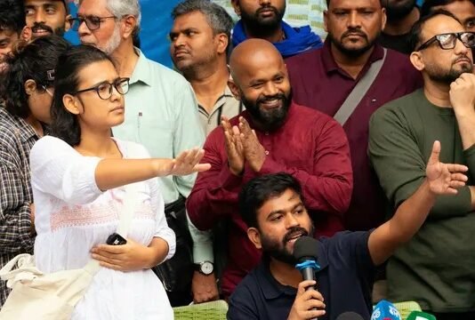 संयुक्त प्रेसवार्ता में दीपके ने कहा, देश में तिरंगा लहराना भी बना अपराध, नेहा बोरा व प्रकाश राज ने भी उठाया मोदी सरकार पर सवाल सयुंक्त प्रेसवार्ता