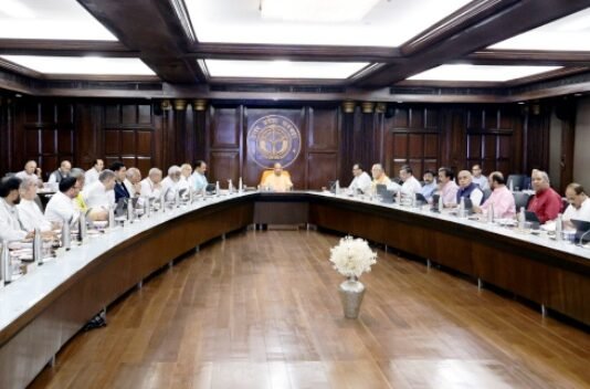 UP में होली-दिवाली पर मुफ्त सिलेंडर समेत योगी की कैबिनेट में 39 प्रस्ताव पास यूपी कैबिनेट