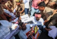 सपाईयों का प्रदर्शन