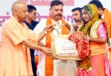 स्वच्छता मित्र सड़कों पर उतरकर समाज को देतें हैं स्वच्छ वातावरण: CM योगी स्वच्छता मित्र