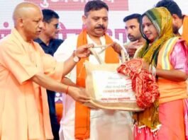 स्वच्छता मित्र सड़कों पर उतरकर समाज को देतें हैं स्वच्छ वातावरण: CM योगी स्वच्छता मित्र