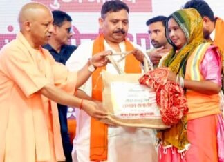 स्वच्छता मित्र सड़कों पर उतरकर समाज को देतें हैं स्वच्छ वातावरण: CM योगी स्वच्छता मित्र