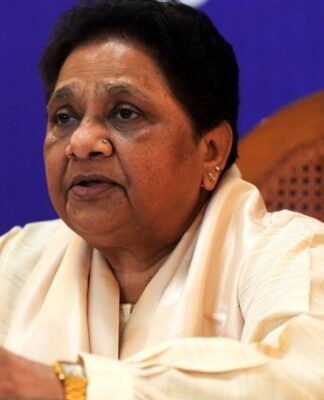 राजनीत में आरोपों का गिरता स्तर अति चिंतनीय, मायावती ने इशारों में कसा खड़गे पर तंज मायावती